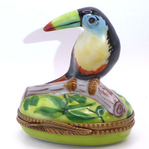 LIMOGES PORCELAIN TOUCAN BIRD PILLBOX PEINT MAIN PARRY VIEILLE LEAF CLASP RARE